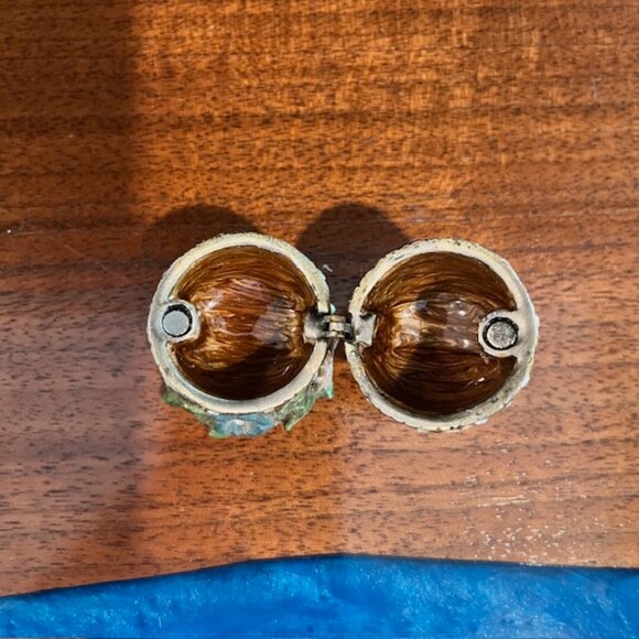 Pineapple With Flowers and Swarovski Crystals Hinged Trinket Box - Picture 5 of 6